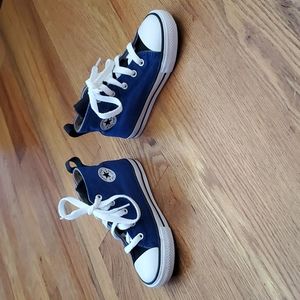 Converse Tennis Shoes Size 9 Toddler